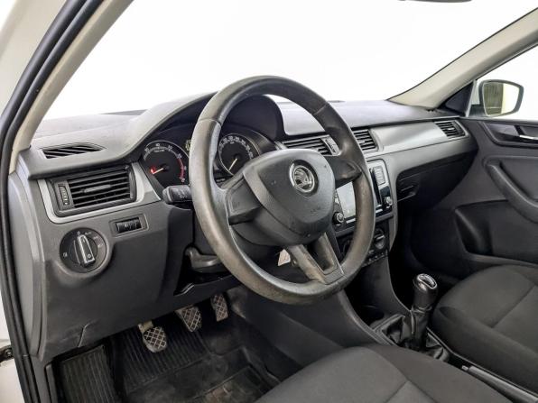 Skoda Rapid I Рестайлинг с пробегом 2019 года, цена 880 000 рублей, 246586 км, лифтбек, Автокод Объявления