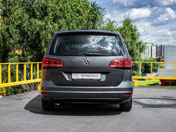 Volkswagen Sharan II Рестайлинг с пробегом 2018 года, цена 2 900 000 рублей, 195141 км, минивэн, Автокод Объявления