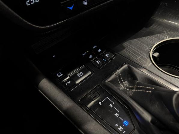 Lexus RX IV с пробегом 2018 года, цена 3 240 000 рублей, 409084 км, внедорожник, Автокод Объявления