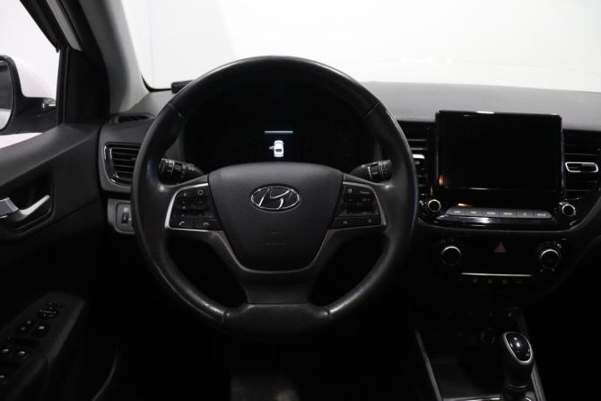 Hyundai Solaris II Рестайлинг с пробегом 2021 года, цена 1 654 000 рублей, 53118 км, седан, Автокод Объявления