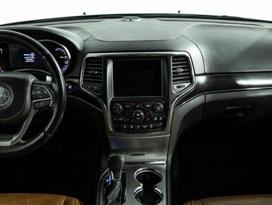 Jeep Grand Cherokee IV (WK2) Рестайлинг Санкт-Петербург  - изображение 15