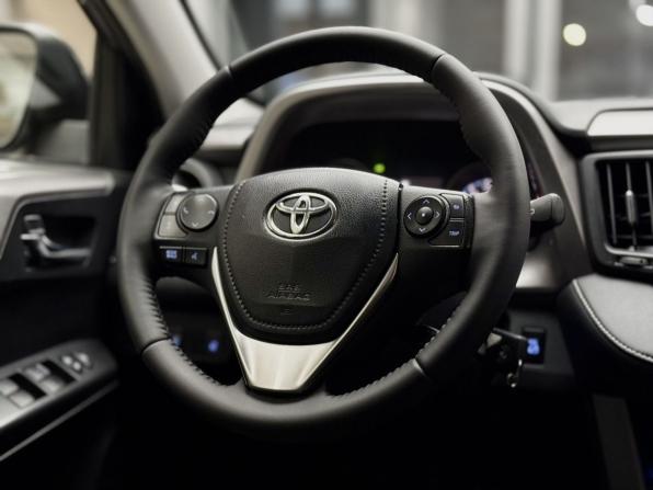 Toyota RAV4 IV (XA40) Рестайлинг с пробегом 2016 года, цена 2 610 000 рублей, 100601 км, внедорожник, Автокод Объявления