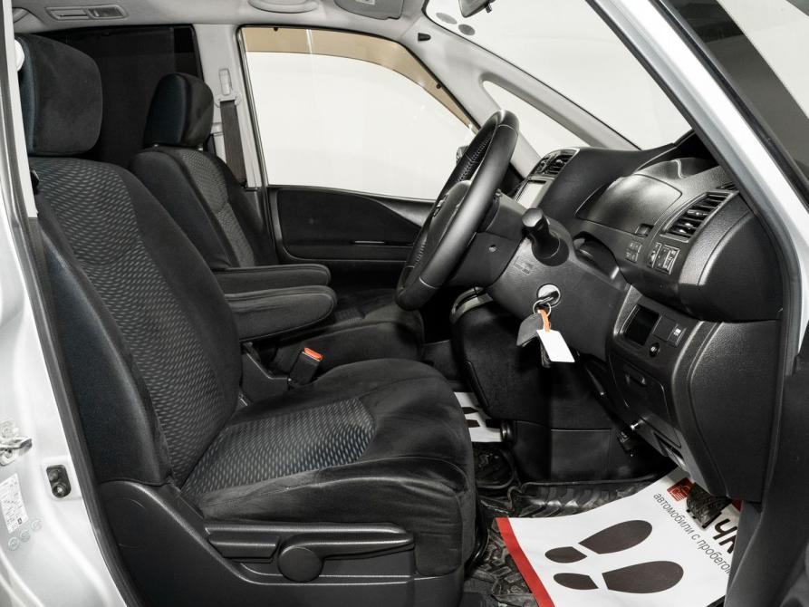 Nissan Serena IV (C26) Иркутск  - изображение 5