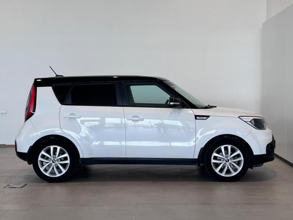 Kia Soul II Рестайлинг с пробегом 2018 года, цена 1 650 000 рублей, 122772 км, хэтчбек, Автокод Объявления