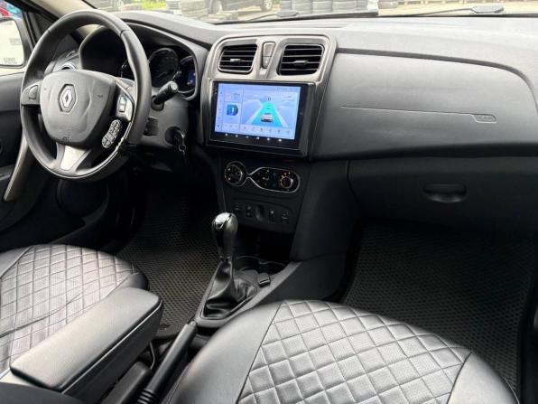 Renault Sandero II с пробегом 2017 года, цена 1 020 000 рублей, 89000 км, хэтчбек, Автокод Объявления