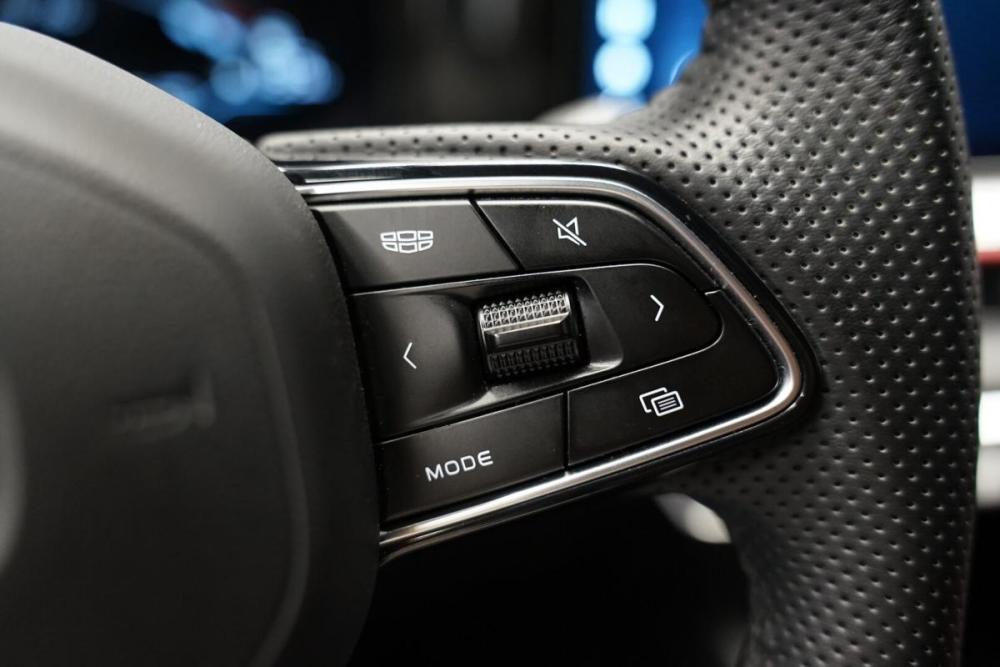 Geely Coolray I Рестайлинг Крым  - изображение 15