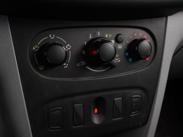 Renault Logan II с пробегом 2014 года, цена 809 000 рублей, 18998 км, седан, Автокод Объявления