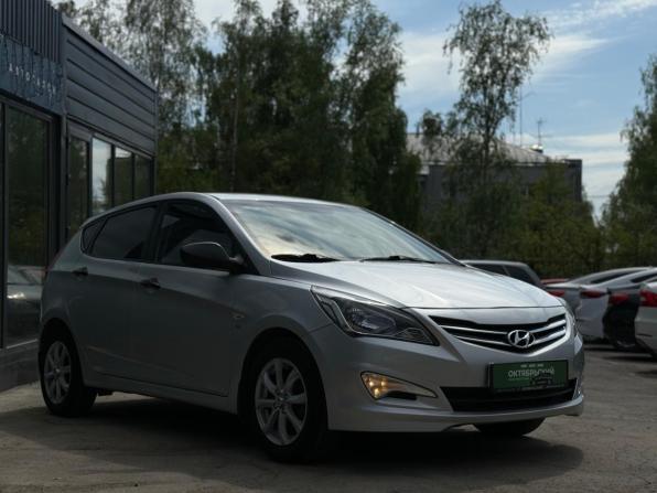 Hyundai Solaris I Рестайлинг с пробегом 2015 года, цена 899 000 рублей, 90000 км, хэтчбек, Автокод Объявления