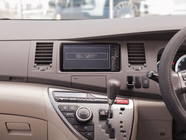 Toyota ISis I Рестайлинг с пробегом 2010 года, цена 1 150 000 рублей, 181213 км, компактвэн, Автокод Объявления