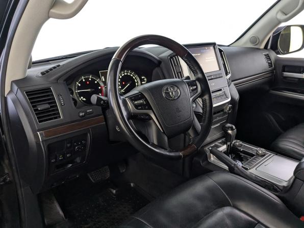Toyota Land Cruiser 200 Series Рестайлинг 2 с пробегом 2016 года, цена 5 880 000 рублей, 107558 км, внедорожник, Автокод Объявления