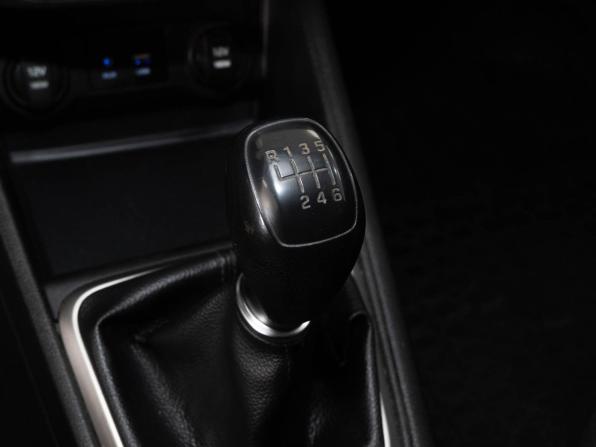 Hyundai Solaris II с пробегом 2018 года, цена 1 055 000 рублей, 213000 км, седан, Автокод Объявления