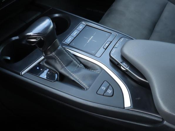 Lexus UX I с пробегом 2019 года, цена 2 719 000 рублей, 87167 км, внедорожник, Автокод Объявления