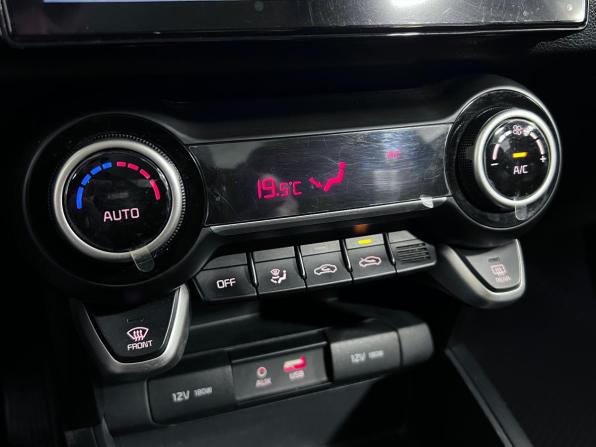 Kia Rio IV с пробегом 2018 года, цена 1 499 000 рублей, 75561 км, седан, Автокод Объявления