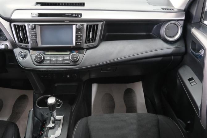 Toyota RAV4 IV (XA40) Рестайлинг с пробегом 2018 года, цена 2 549 000 рублей, 234800 км, внедорожник, Автокод Объявления