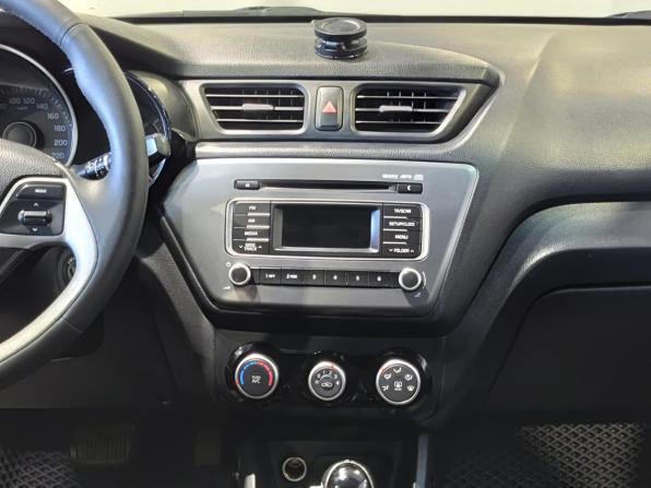 Kia Rio III Рестайлинг с пробегом 2016 года, цена 1 080 000 рублей, 173118 км, хэтчбек, Автокод Объявления