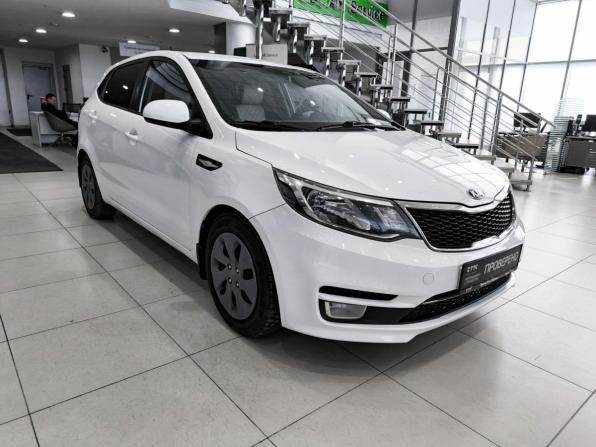 Kia Rio III Рестайлинг с пробегом 2016 года, цена 970 000 рублей, 124000 км, хэтчбек, Автокод Объявления