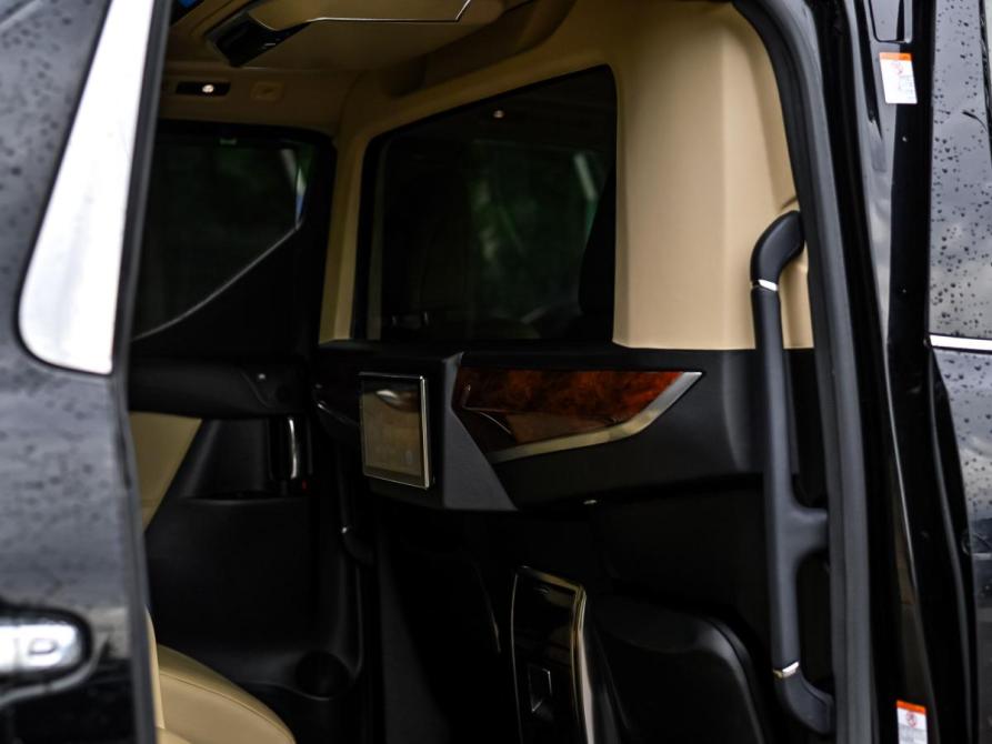 Toyota Alphard III Рестайлинг Санкт-Петербург  - изображение 19