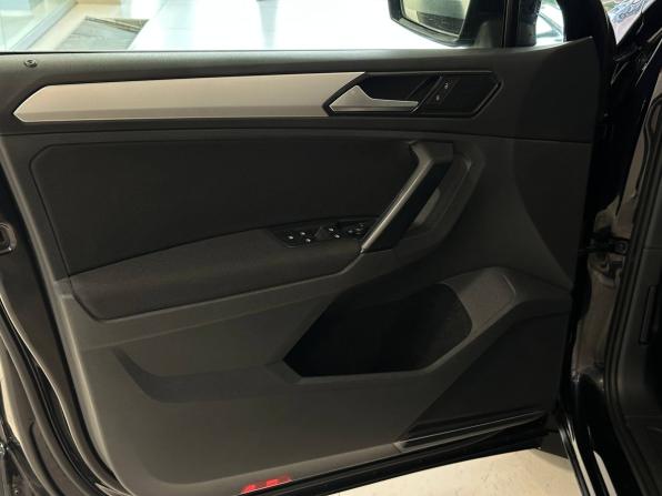 Volkswagen Tiguan II с пробегом 2017 года, цена 2 077 000 рублей, 132557 км, внедорожник, Автокод Объявления