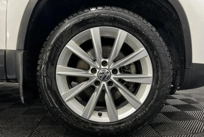 Volkswagen Tiguan I Рестайлинг с пробегом 2011 года, цена 1 170 000 рублей, 220800 км, внедорожник, Автокод Объявления