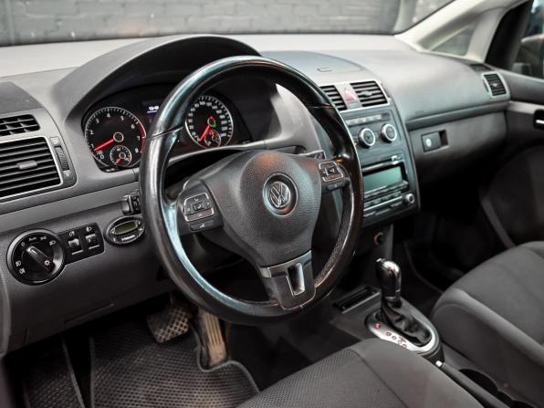Volkswagen Touran I Рестайлинг 2 с пробегом 2012 года, цена 1 120 000 рублей, 158137 км, компактвэн, Автокод Объявления