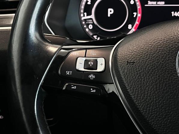 Volkswagen Tiguan II с пробегом 2018 года, цена 2 350 000 рублей, 189838 км, внедорожник, Автокод Объявления