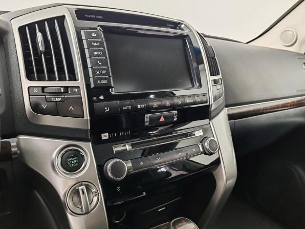 Toyota Land Cruiser 200 Series Рестайлинг 1 с пробегом 2015 года, цена 4 449 000 рублей, 172494 км, внедорожник, Автокод Объявления