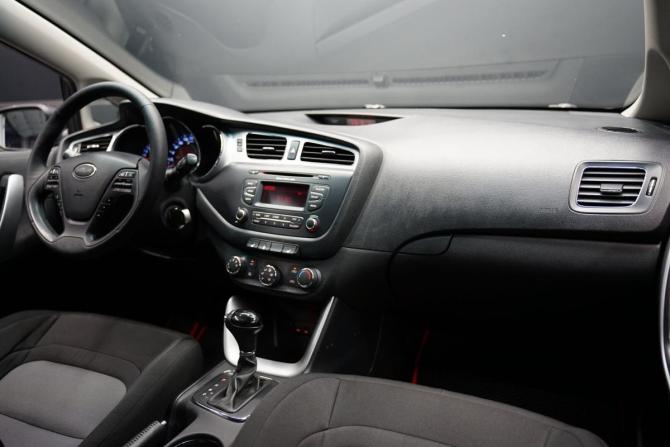 Kia Ceed II с пробегом 2013 года, цена 1 190 000 рублей, 227605 км, хэтчбек, Автокод Объявления