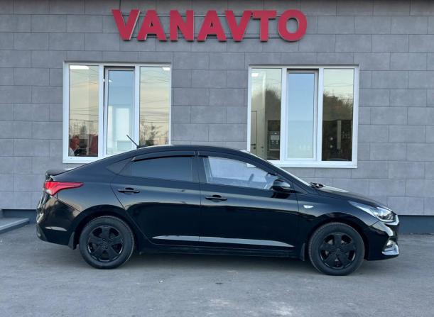 Hyundai Solaris II с пробегом 2018 года, цена 1 230 000 рублей, 188920 км, седан, Автокод Объявления