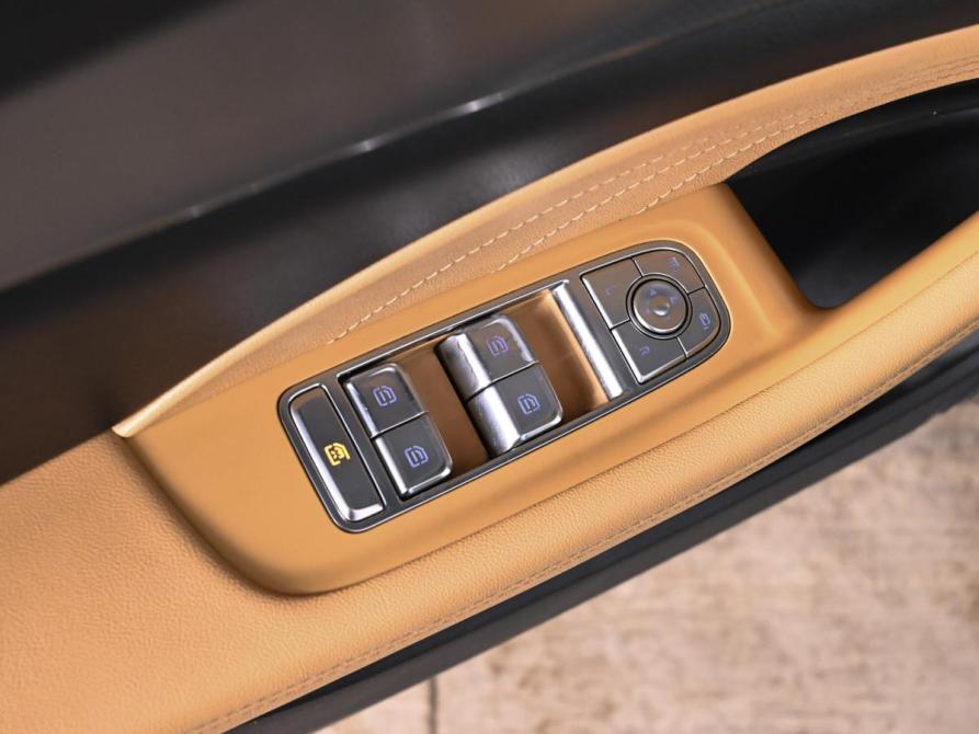 Hongqi H5 II Екатеринбург  - изображение 16