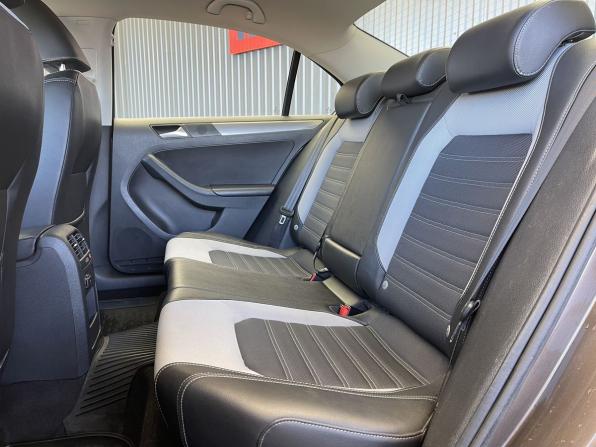 Volkswagen Jetta VI с пробегом 2012 года, цена 1 247 000 рублей, 99778 км, седан, Автокод Объявления