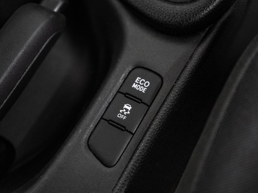 Toyota Yaris IV Иркутск  - изображение 16