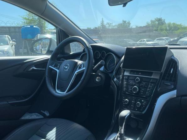 Opel Astra J Рестайлинг с пробегом 2014 года, цена 859 990 рублей, 169882 км, хэтчбек, Автокод Объявления