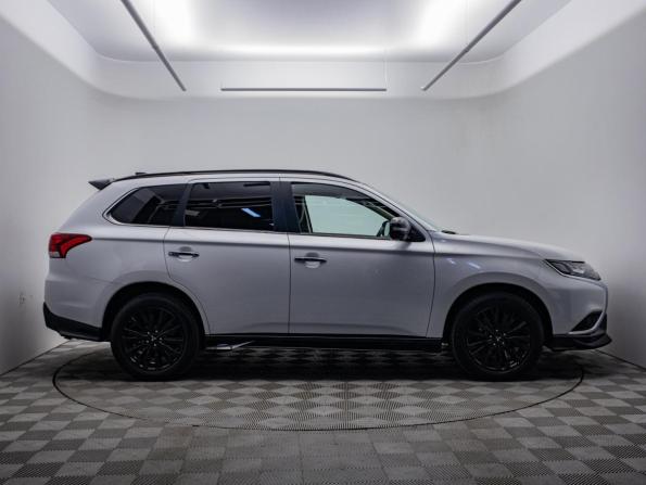 Mitsubishi Outlander III Рестайлинг 3 с пробегом 2022 года, цена 3 495 000 рублей, 9800 км, внедорожник, Автокод Объявления