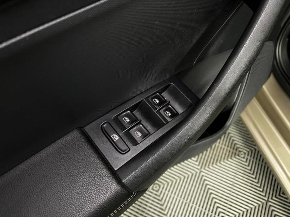Volkswagen Polo VI с пробегом 2021 года, цена 1 850 000 рублей, 90000 км, лифтбек, Автокод Объявления