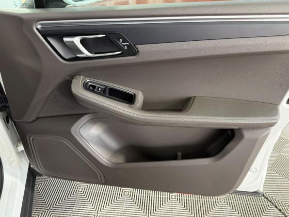 Porsche Macan I Рестайлинг с пробегом 2019 года, цена 4 193 000 рублей, 82817 км, внедорожник, Автокод Объявления
