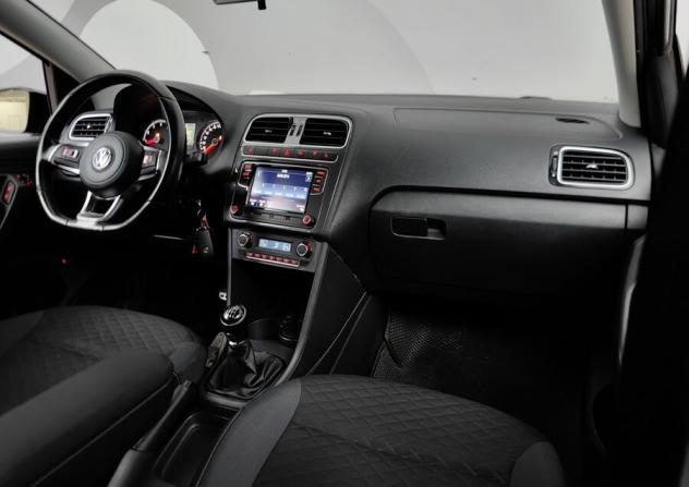 Volkswagen Polo V Рестайлинг с пробегом 2018 года, цена 885 000 рублей, 212000 км, седан, Автокод Объявления