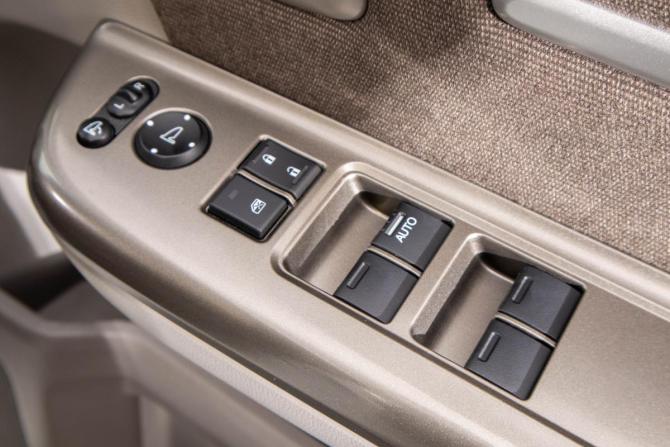 Honda Stepwgn V с пробегом 2016 года, цена 1 849 000 рублей, 91000 км, минивэн, Автокод Объявления