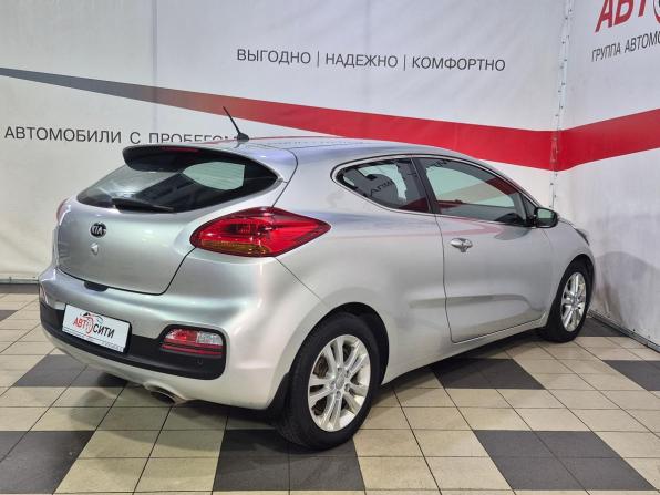 Kia Ceed II с пробегом 2013 года, цена 1 035 000 рублей, 215000 км, хэтчбек, Автокод Объявления