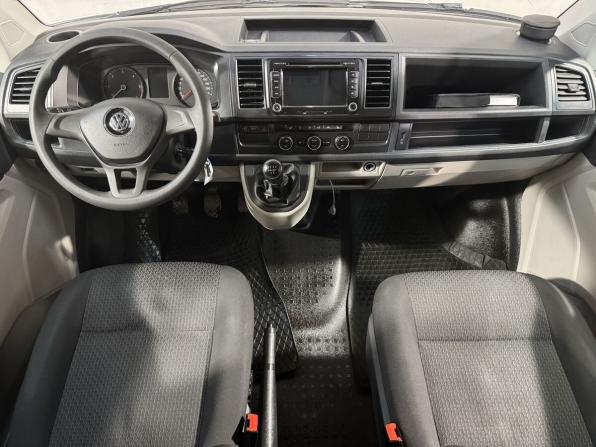 Volkswagen Caravelle T6 с пробегом 2015 года, цена 2 479 800 рублей, 140000 км, минивэн, Автокод Объявления