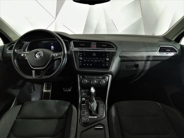 Volkswagen Tiguan II с пробегом 2018 года, цена 1 795 150 рублей, 173080 км, внедорожник, Автокод Объявления