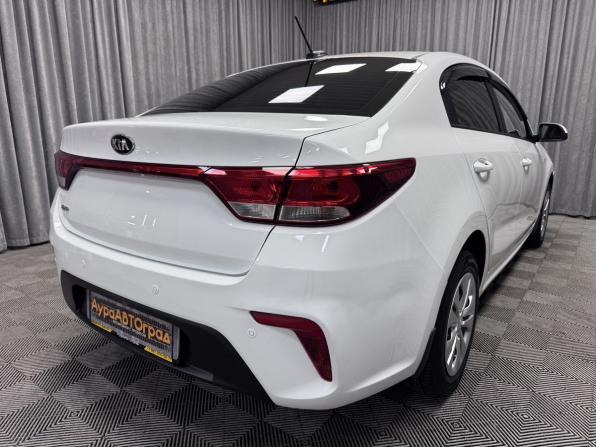 Kia Rio IV с пробегом 2019 года, цена 1 385 000 рублей, 111397 км, седан, Автокод Объявления