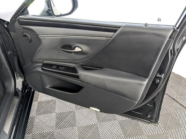 Lexus ES VII с пробегом 2021 года, цена 4 400 000 рублей, 61510 км, седан, Автокод Объявления