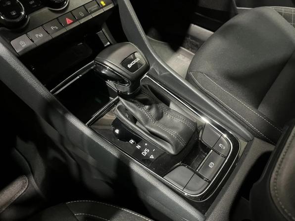 Skoda Karoq I с пробегом 2020 года, цена 1 990 000 рублей, 137000 км, внедорожник, Автокод Объявления