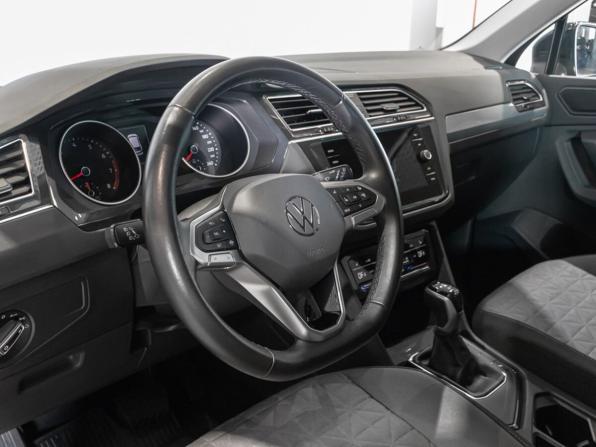Volkswagen Tiguan II Рестайлинг с пробегом 2021 года, цена 3 038 524 рубля, 26552 км, внедорожник, Автокод Объявления