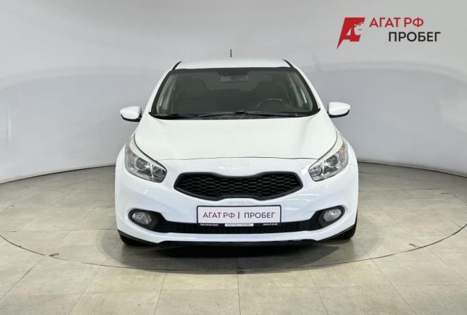 Kia Ceed II с пробегом 2013 года, цена 1 199 000 рублей, 136061 км, хэтчбек, Автокод Объявления