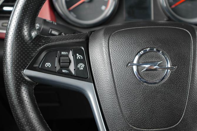 Opel Astra J Рестайлинг с пробегом 2013 года, цена 1 489 000 рублей, 69600 км, хэтчбек, Автокод Объявления