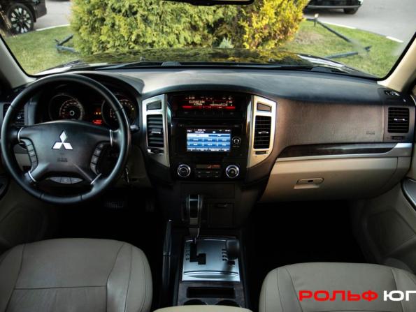Mitsubishi Pajero IV Рестайлинг 2 с пробегом 2017 года, цена 2 513 000 рублей, 129254 км, внедорожник, Автокод Объявления