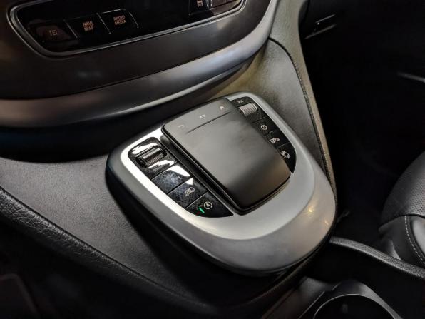 Mercedes-Benz V-Класс III (W447) Рестайлинг с пробегом 2021 года, цена 6 250 000 рублей, 144605 км, минивэн, Автокод Объявления