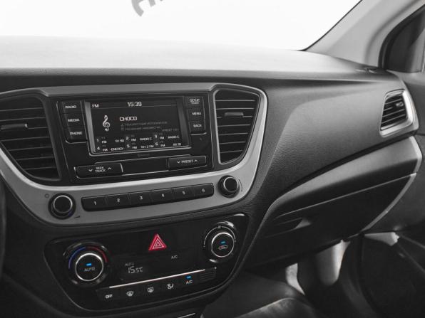 Hyundai Solaris II с пробегом 2017 года, цена 1 295 000 рублей, 137250 км, седан, Автокод Объявления