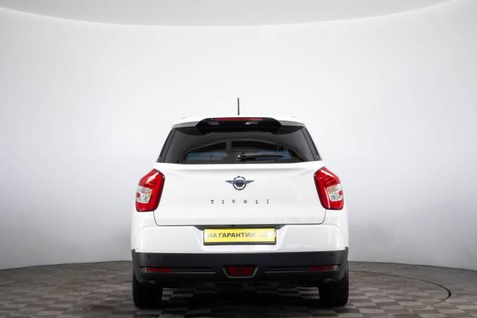 SsangYong Tivoli I с пробегом 2019 года, цена 1 299 000 рублей, 176000 км, внедорожник, Автокод Объявления